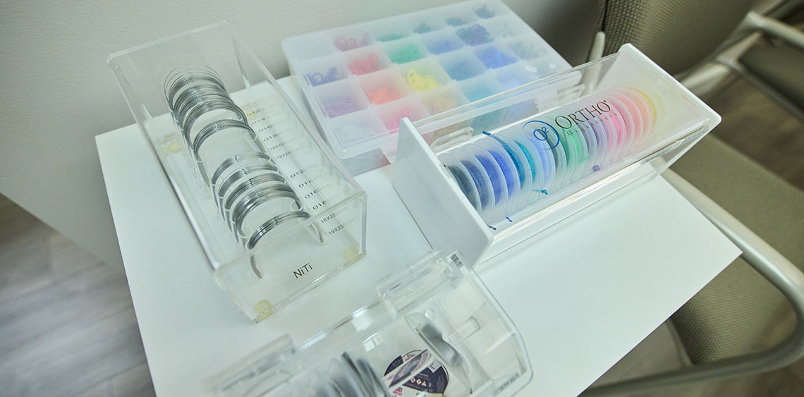 Metal Braces in Bixby Knolls Image.