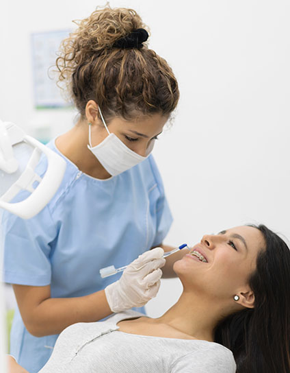 Who Is a Candidate for Porcelain Ceramic Brace Image